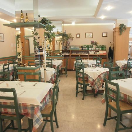 Hotel Manzoni Перуджа Екстериор снимка