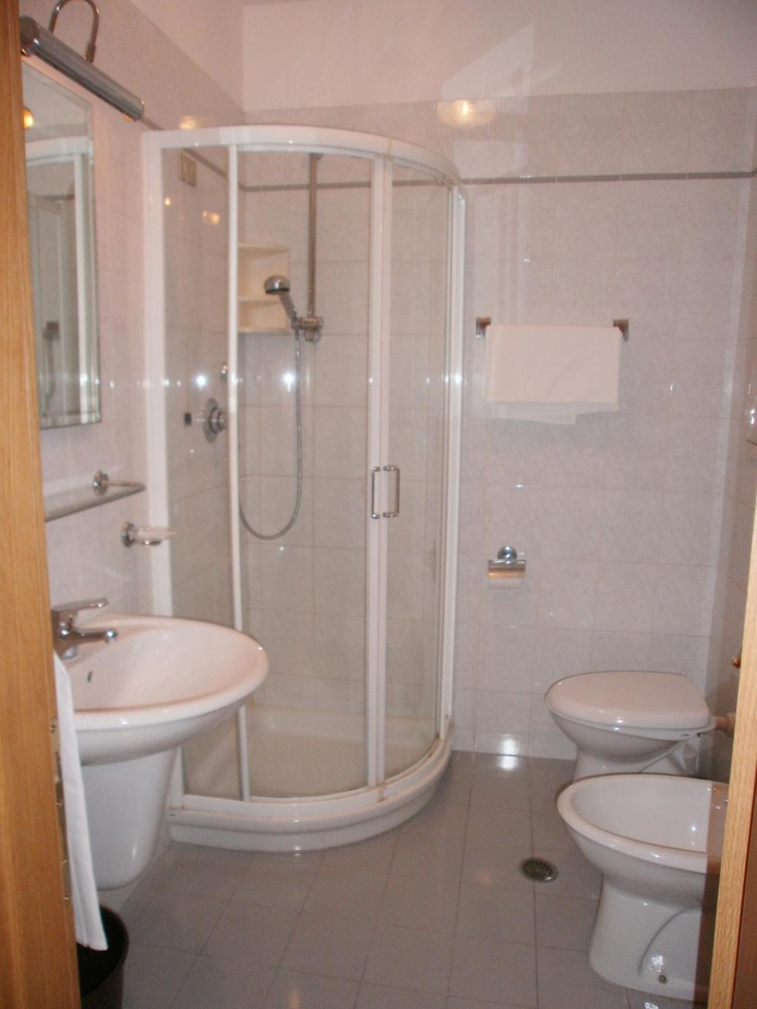 Hotel Manzoni Перуджа Екстериор снимка