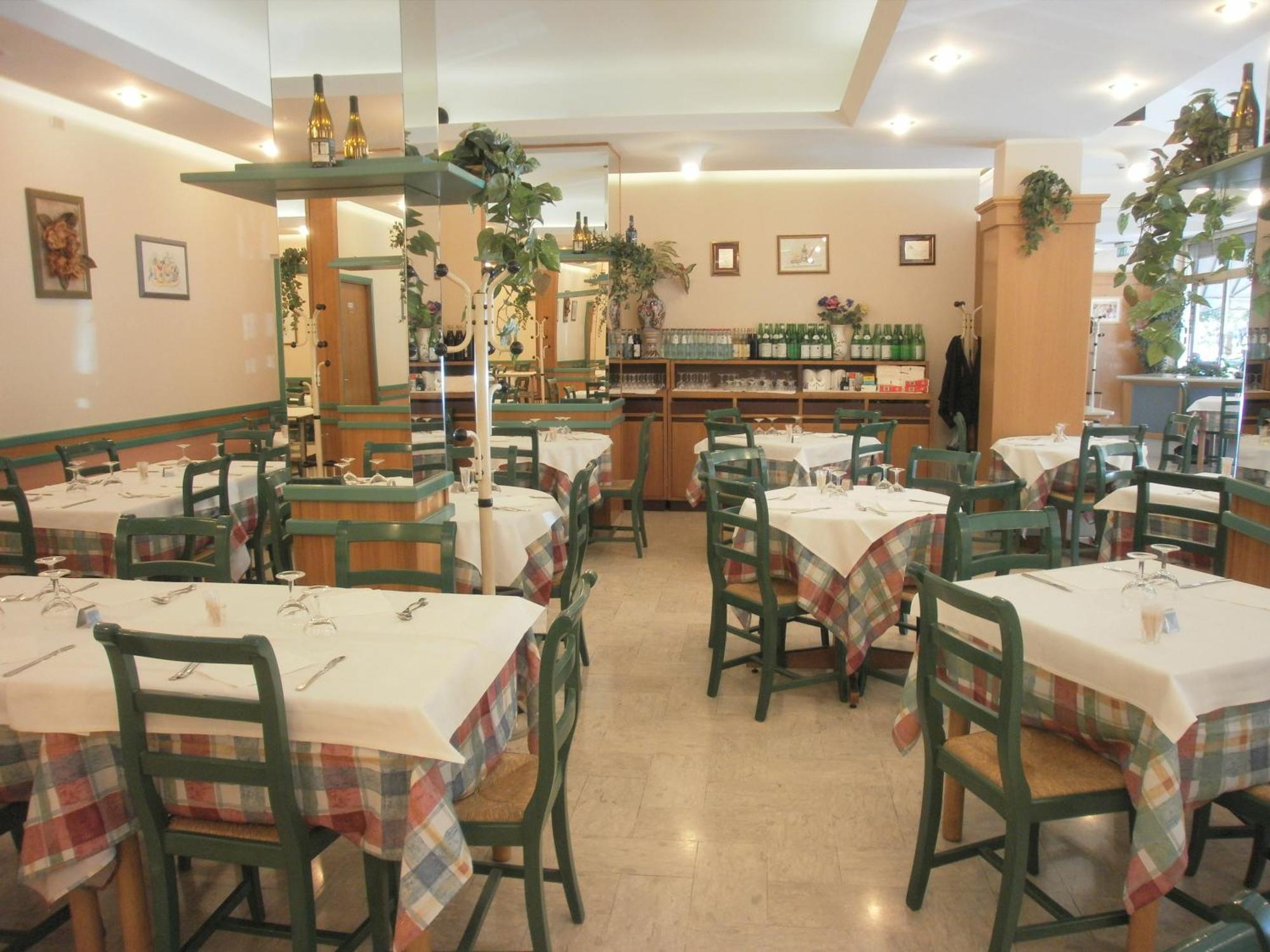 Hotel Manzoni Перуджа Екстериор снимка
