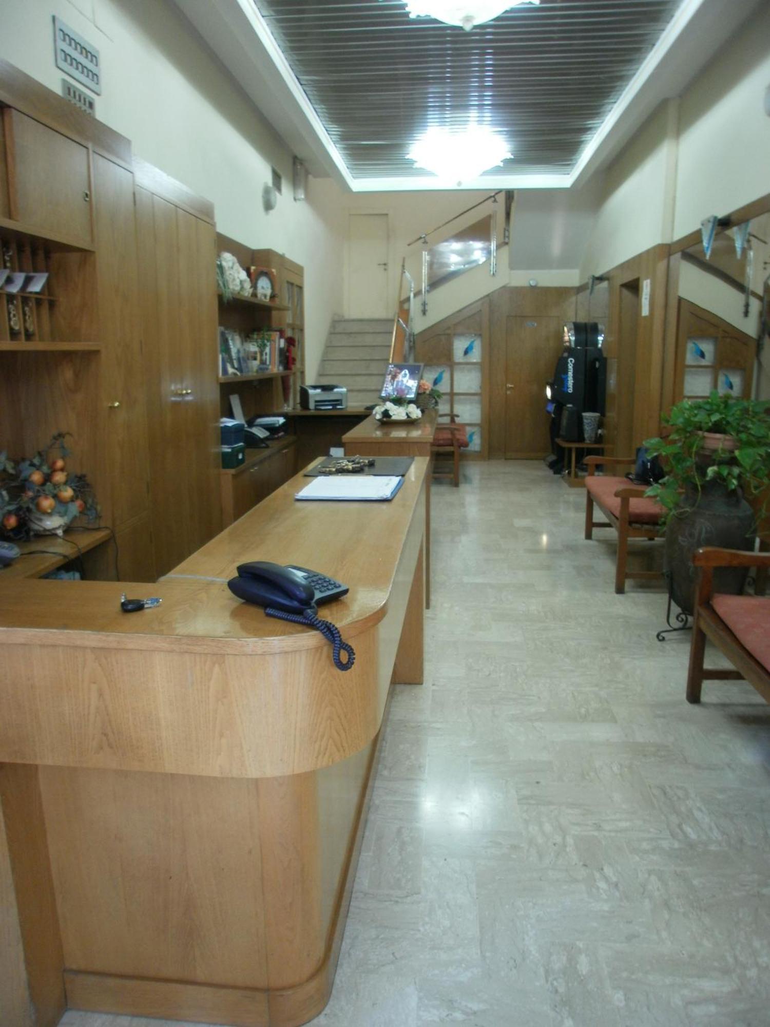 Hotel Manzoni Перуджа Екстериор снимка