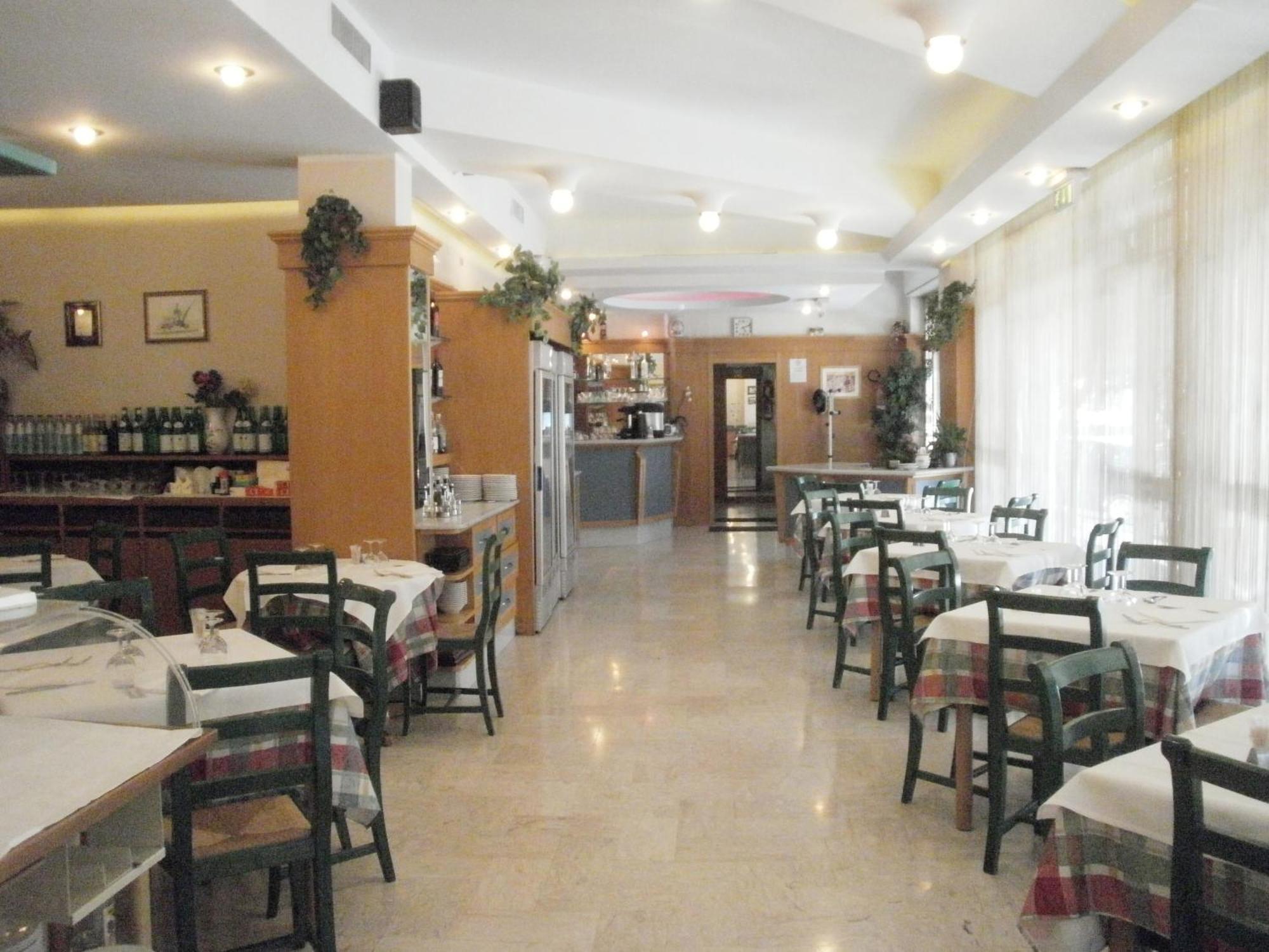 Hotel Manzoni Перуджа Екстериор снимка