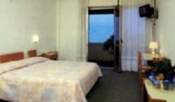 Hotel Manzoni Перуджа Екстериор снимка