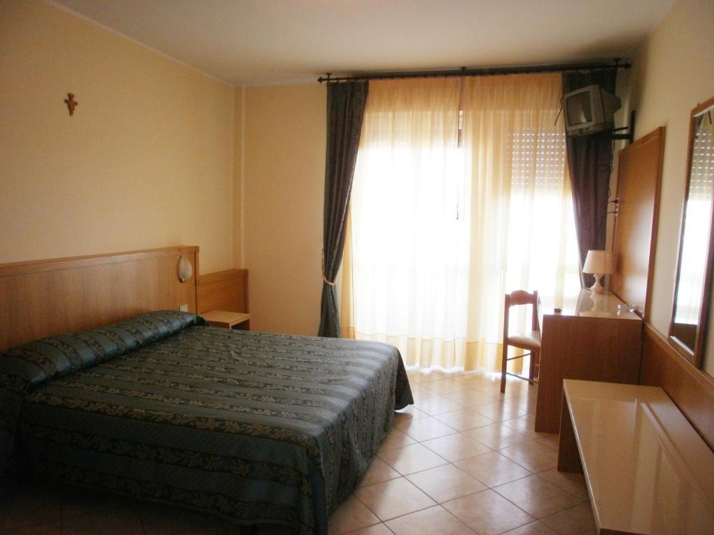 Hotel Manzoni Перуджа Стая снимка